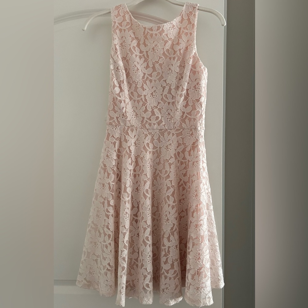 PINK FLOWY SPEECHLESS DRESS
